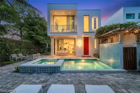 335 Banyan Boulevard Naples FL 34102