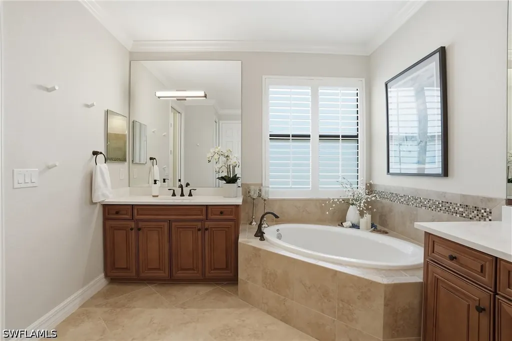 3058 Aviamar Circle Naples FL 34114