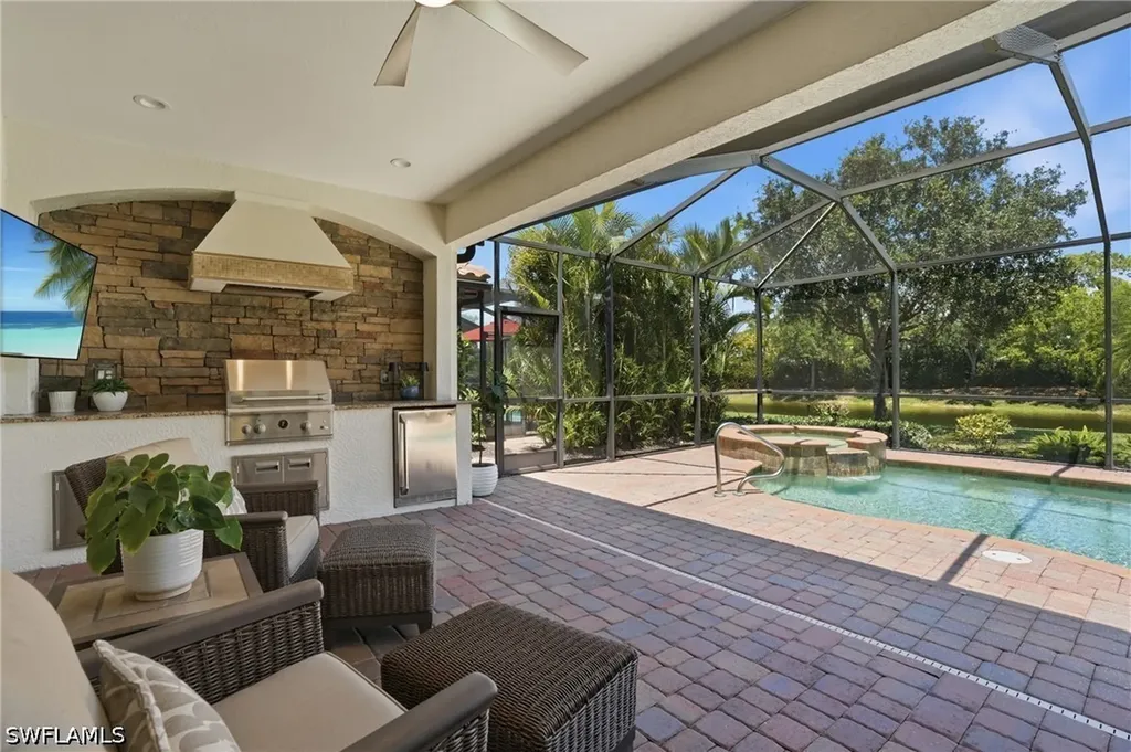 3058 Aviamar Circle Naples FL 34114