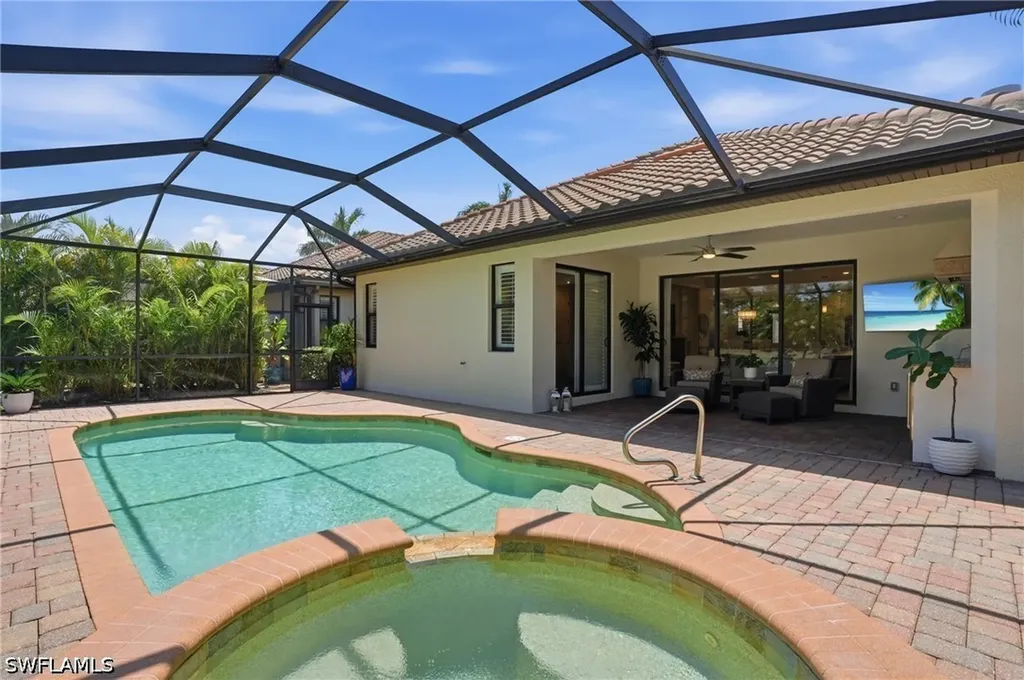 3058 Aviamar Circle Naples FL 34114