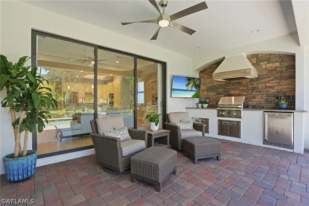 3058 Aviamar Circle Naples FL 34114
