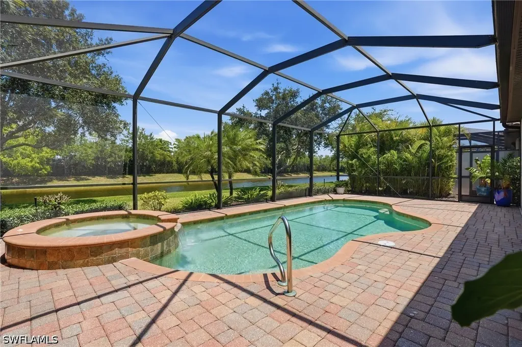 3058 Aviamar Circle Naples FL 34114