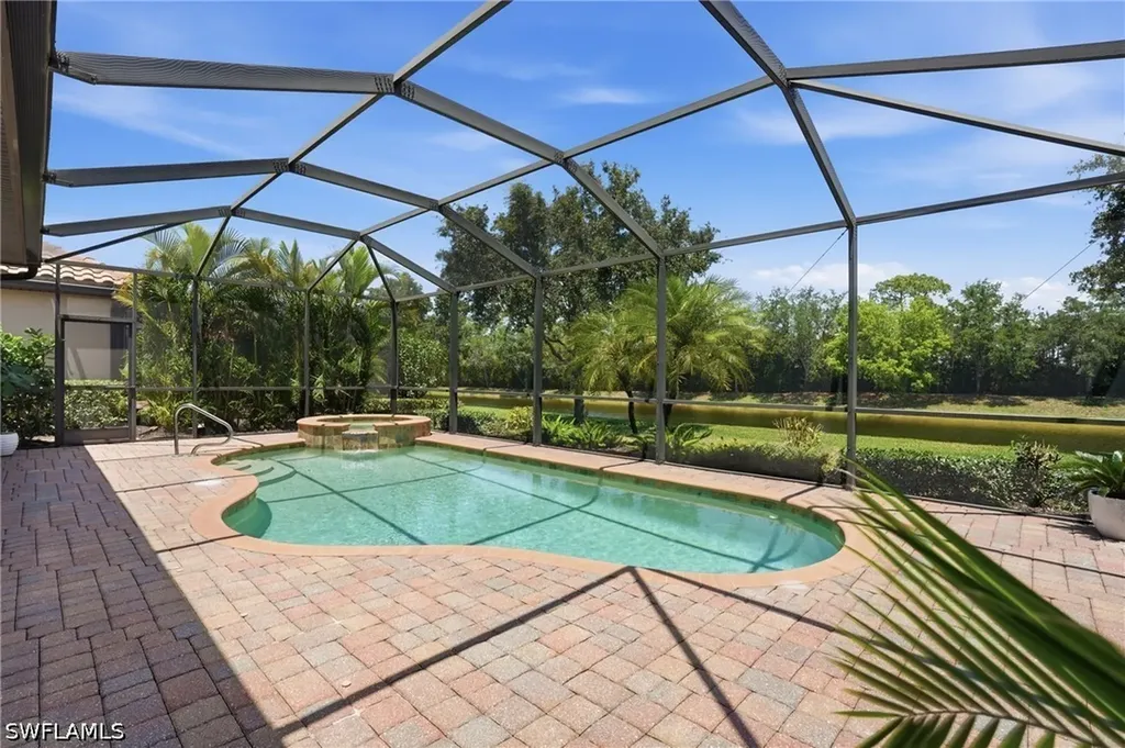 3058 Aviamar Circle Naples FL 34114