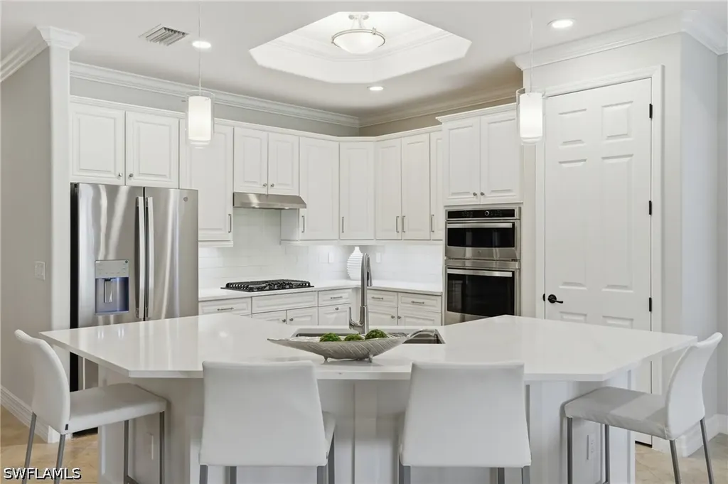 3058 Aviamar Circle Naples FL 34114