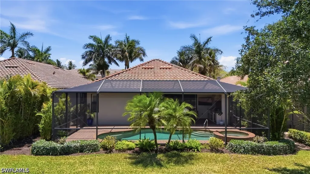 3058 Aviamar Circle Naples FL 34114