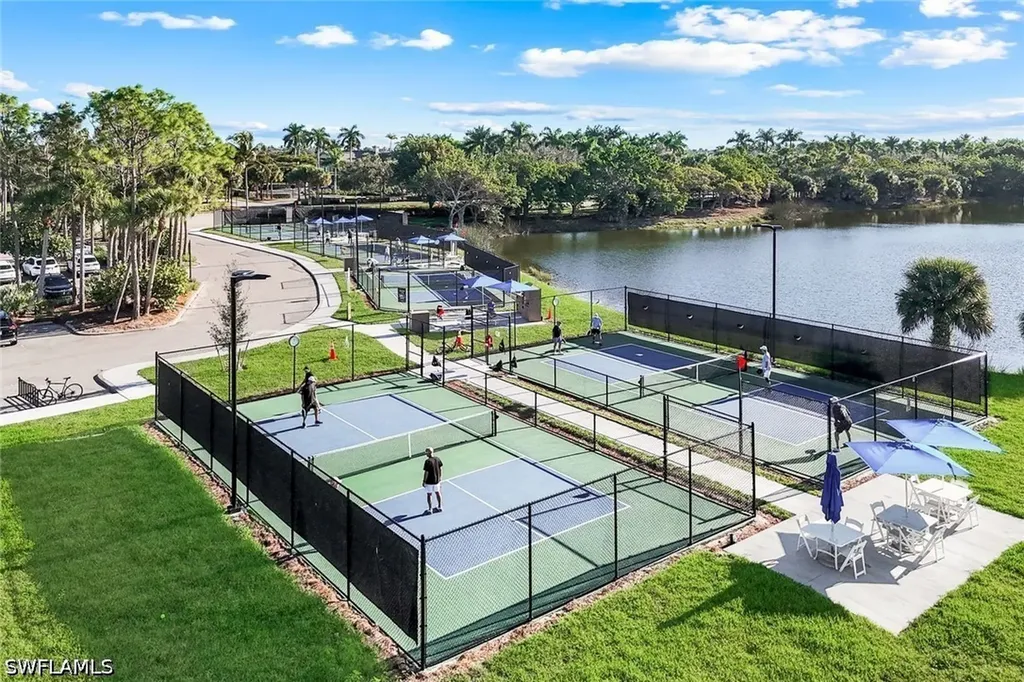 3058 Aviamar Circle Naples FL 34114
