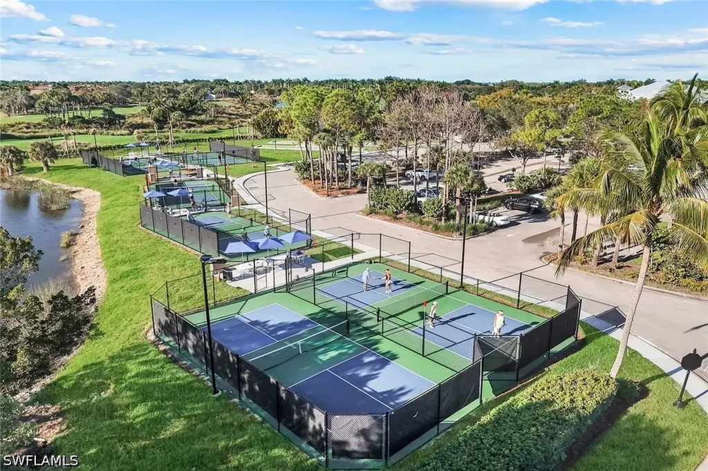 3058 Aviamar Circle Naples FL 34114