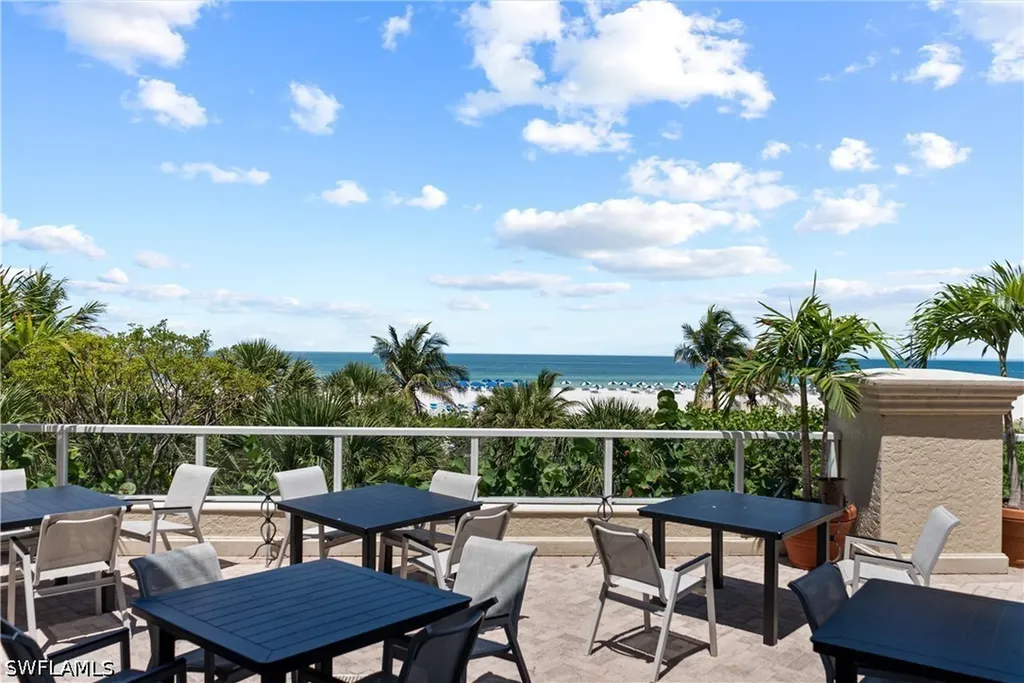 3058 Aviamar Circle Naples FL 34114