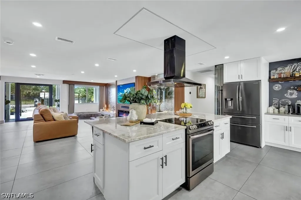 121 20th Avenue NE Naples FL 34120