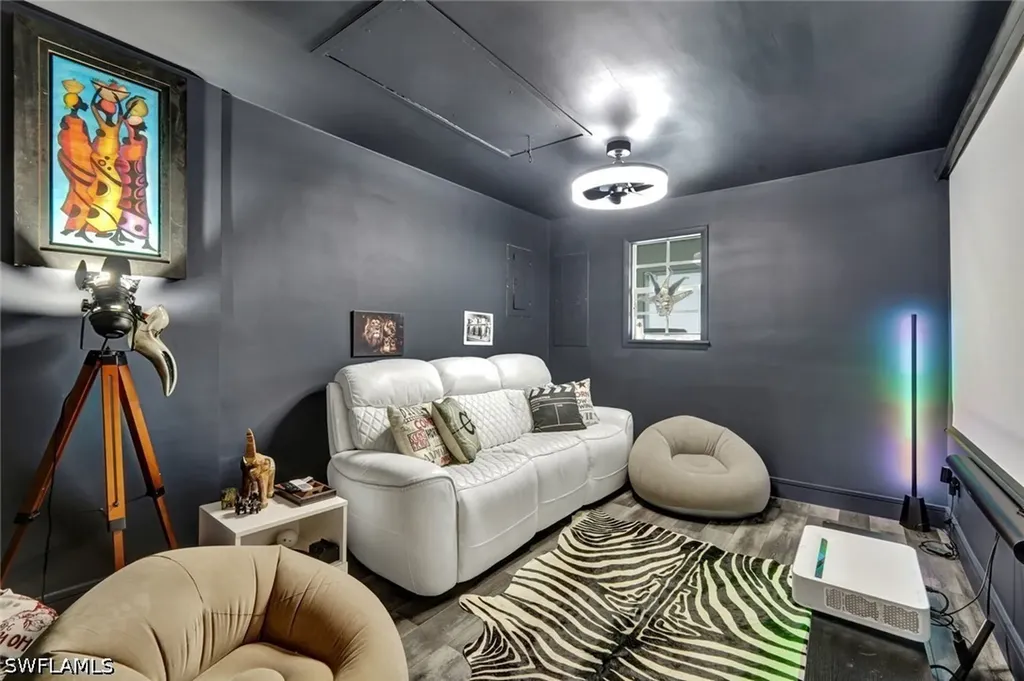 121 20th Avenue NE Naples FL 34120
