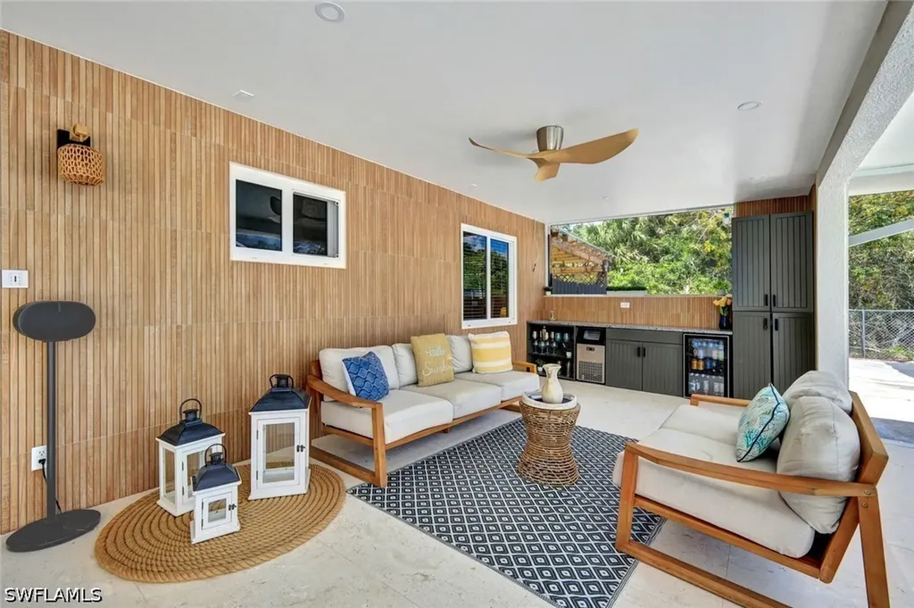 121 20th Avenue NE Naples FL 34120