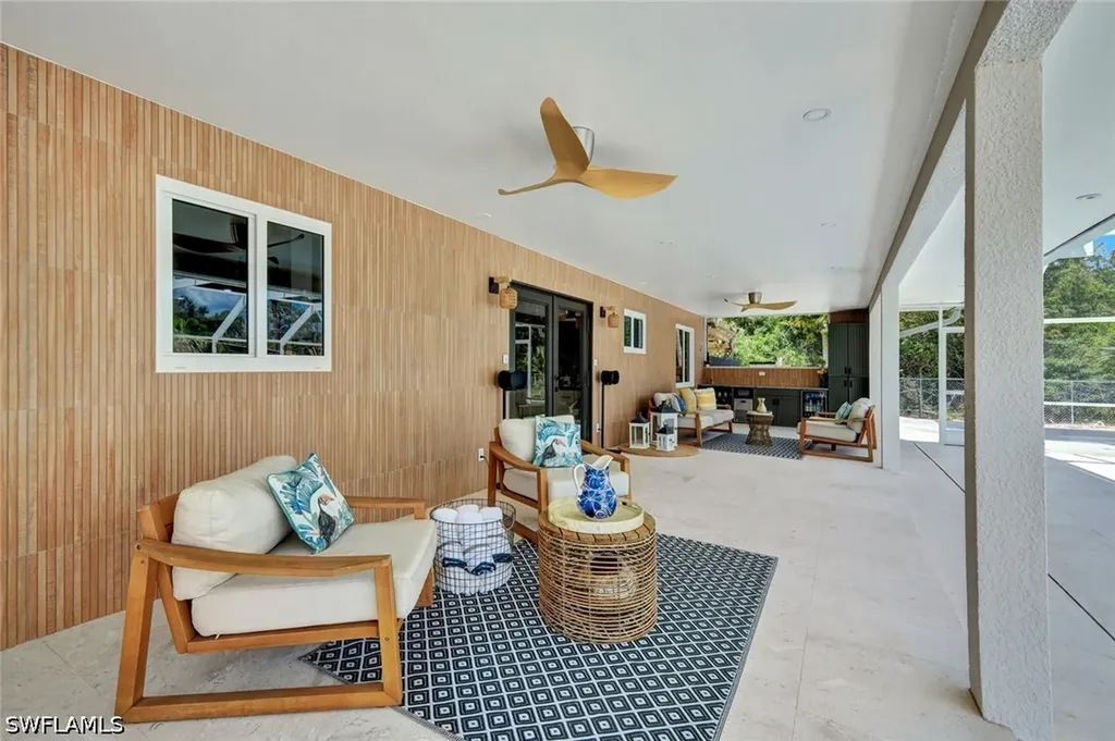 121 20th Avenue NE Naples FL 34120