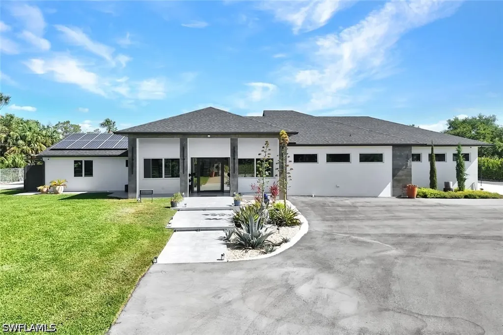 121 20th Avenue NE Naples FL 34120