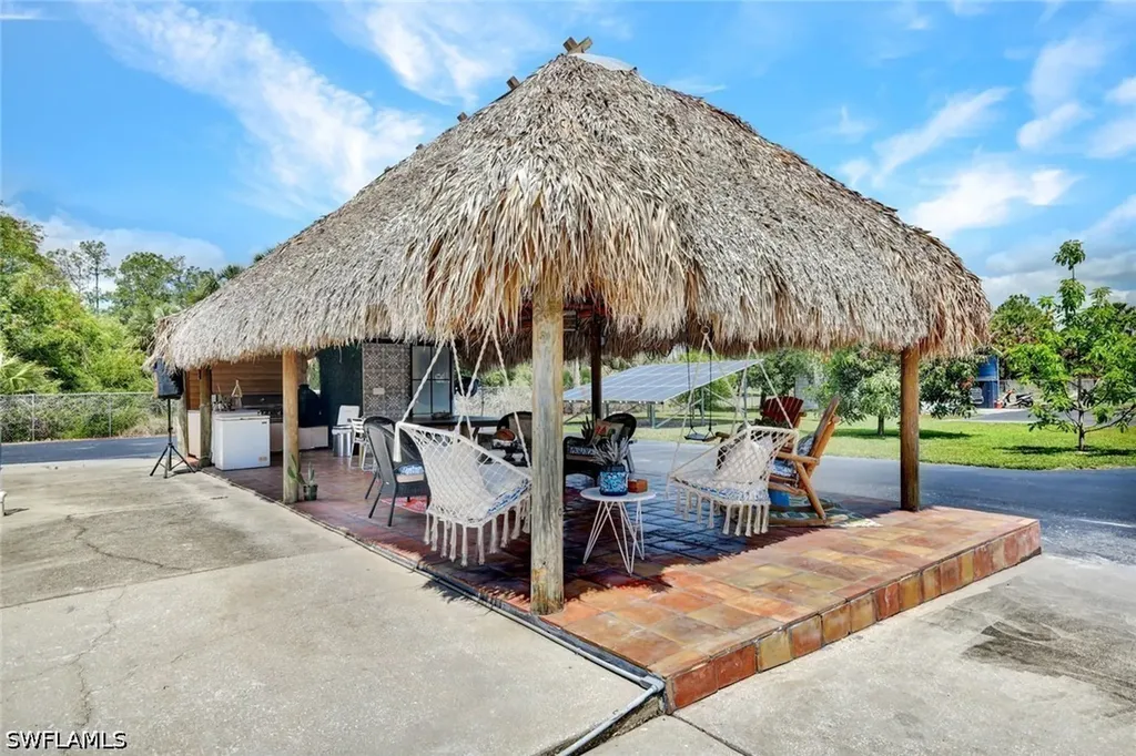 121 20th Avenue NE Naples FL 34120