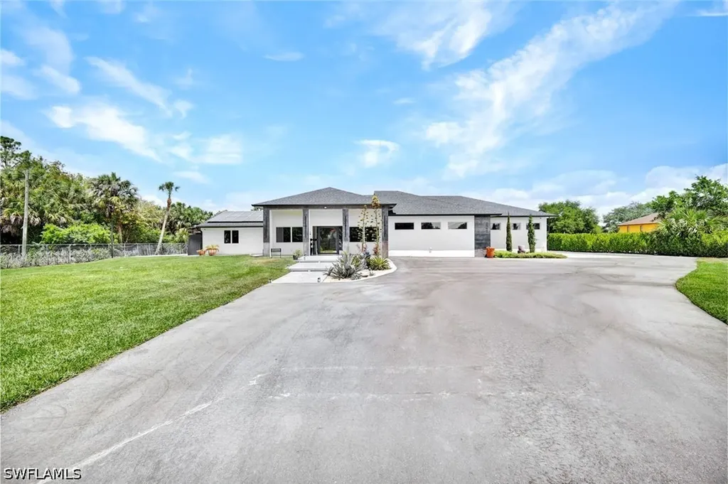 121 20th Avenue NE Naples FL 34120