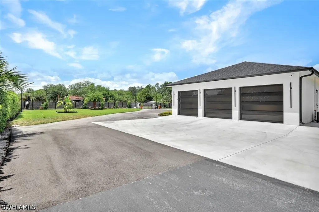 121 20th Avenue NE Naples FL 34120