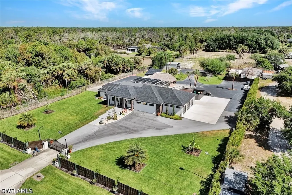 121 20th Avenue NE Naples FL 34120