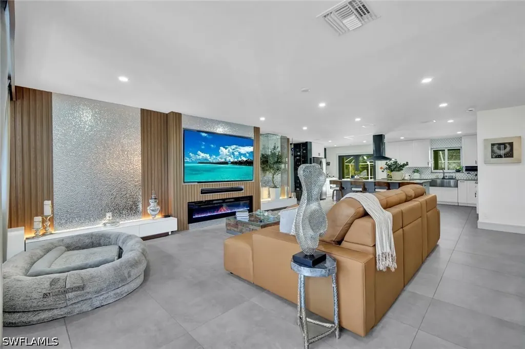 121 20th Avenue NE Naples FL 34120