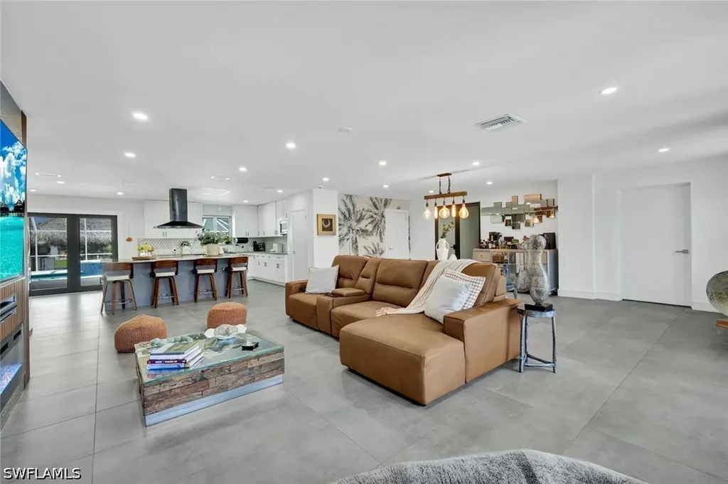 121 20th Avenue NE Naples FL 34120
