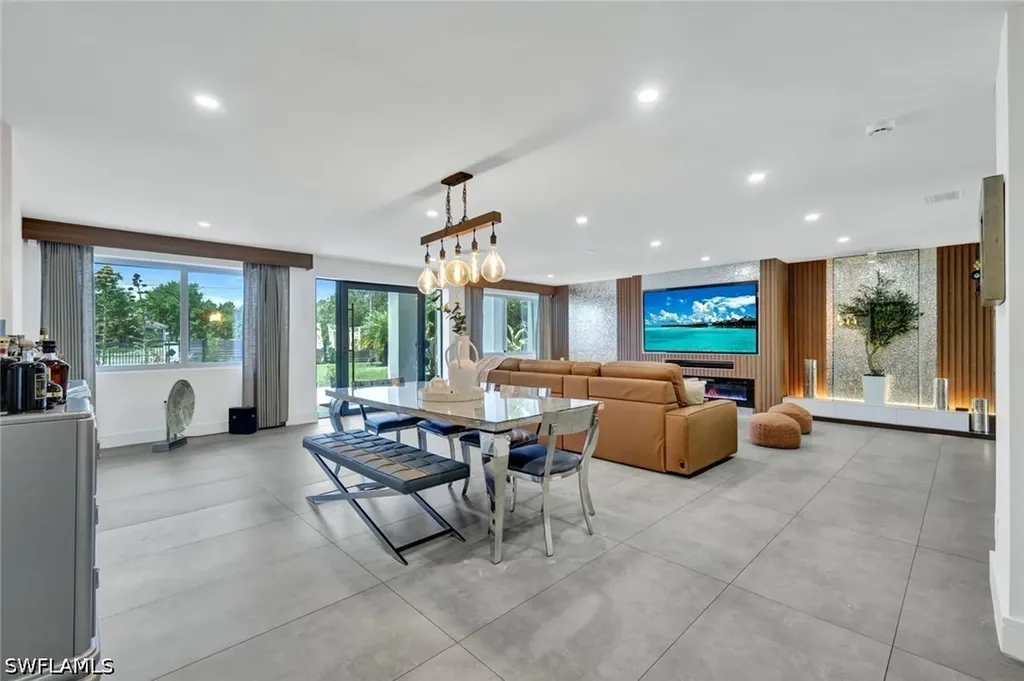 121 20th Avenue NE Naples FL 34120