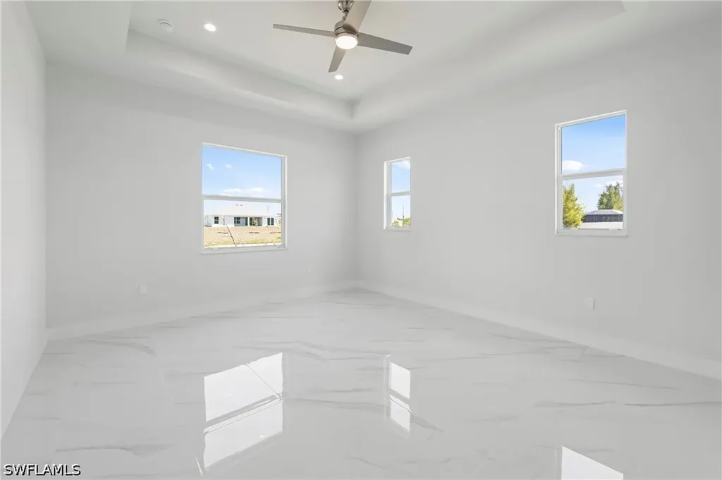 121 NE 8th Terrace Cape Coral FL 33909