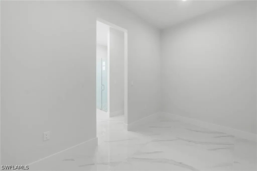 121 NE 8th Terrace Cape Coral FL 33909