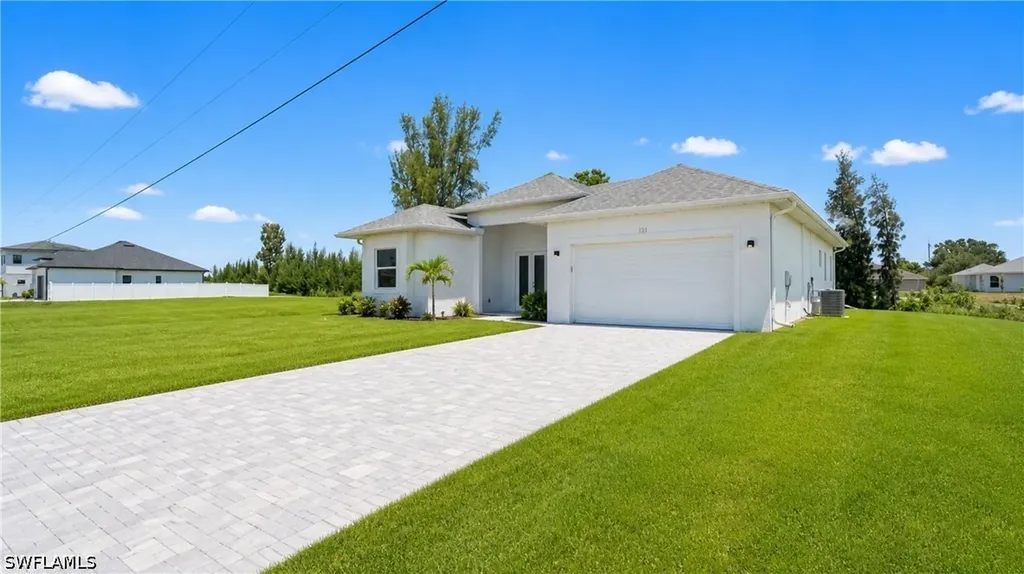121 NE 8th Terrace Cape Coral FL 33909