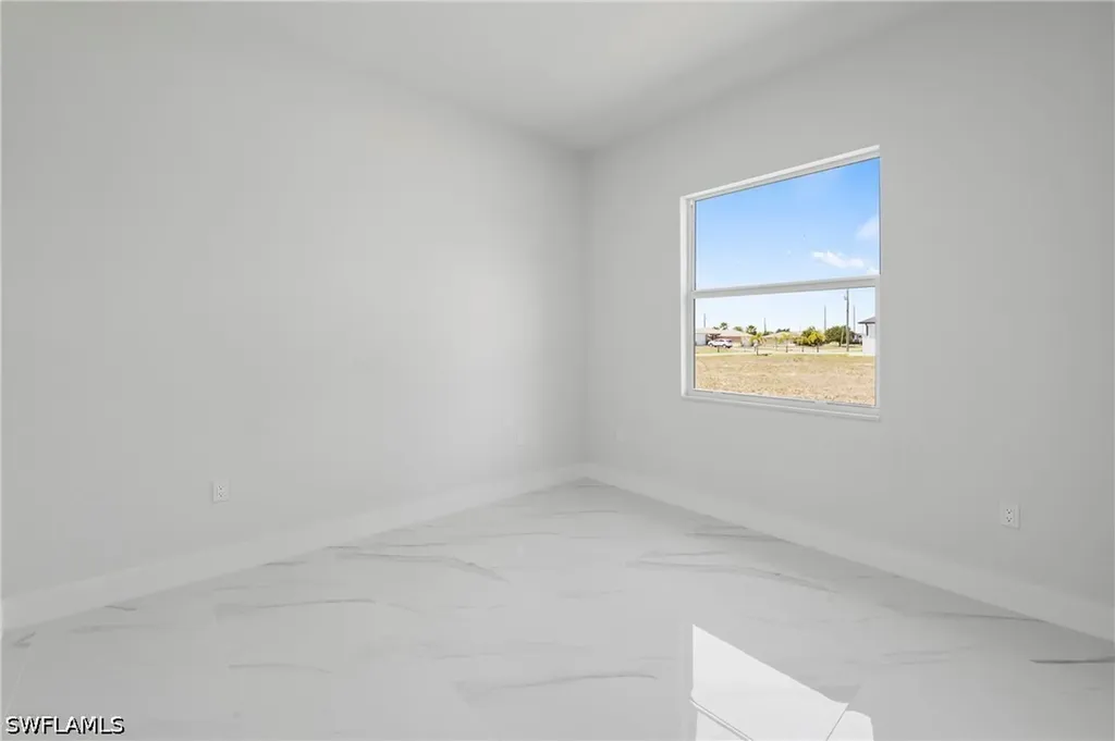 121 NE 8th Terrace Cape Coral FL 33909