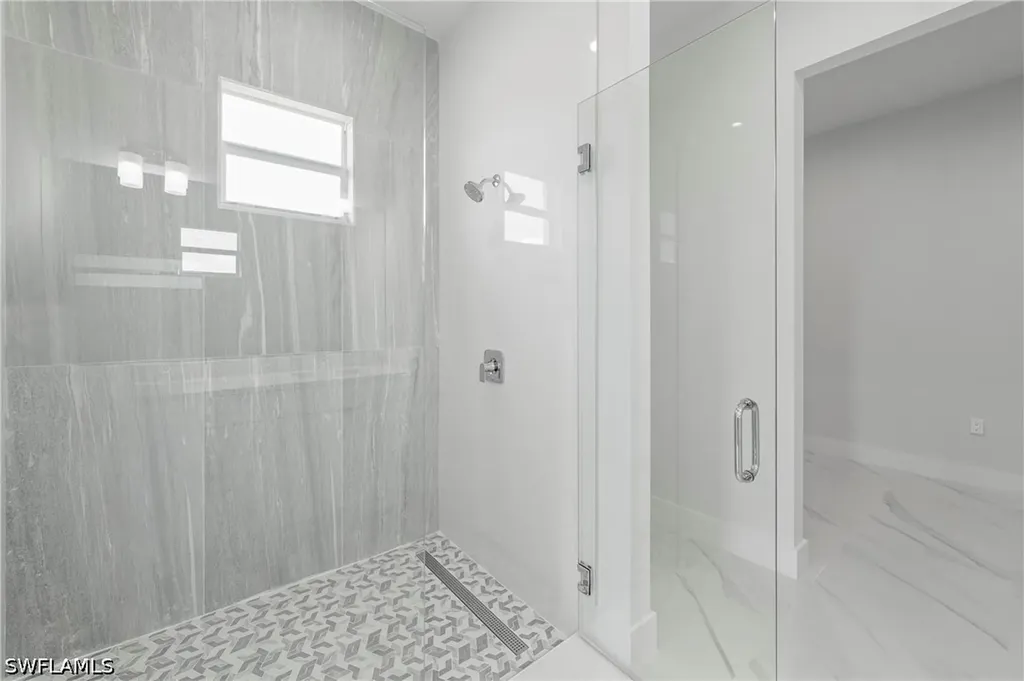 121 NE 8th Terrace Cape Coral FL 33909