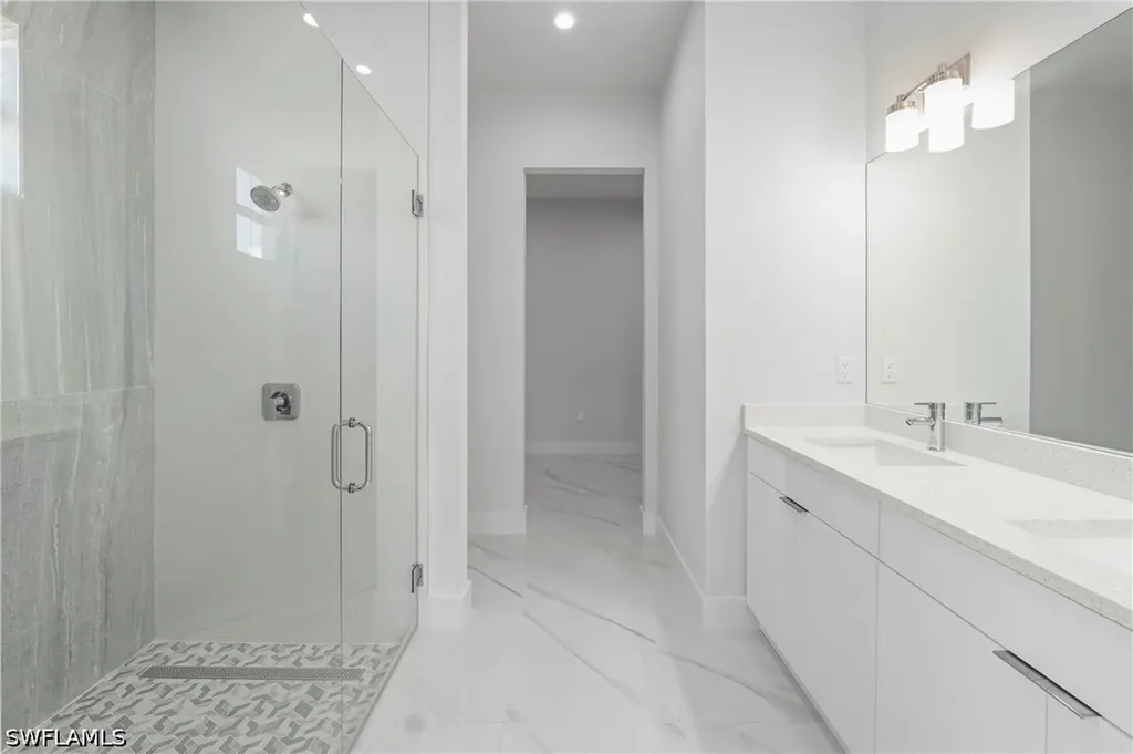 121 NE 8th Terrace Cape Coral FL 33909