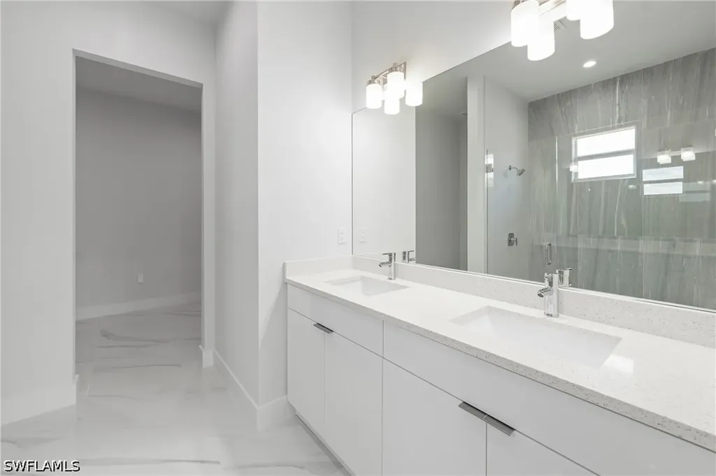 121 NE 8th Terrace Cape Coral FL 33909