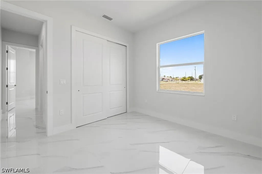 121 NE 8th Terrace Cape Coral FL 33909