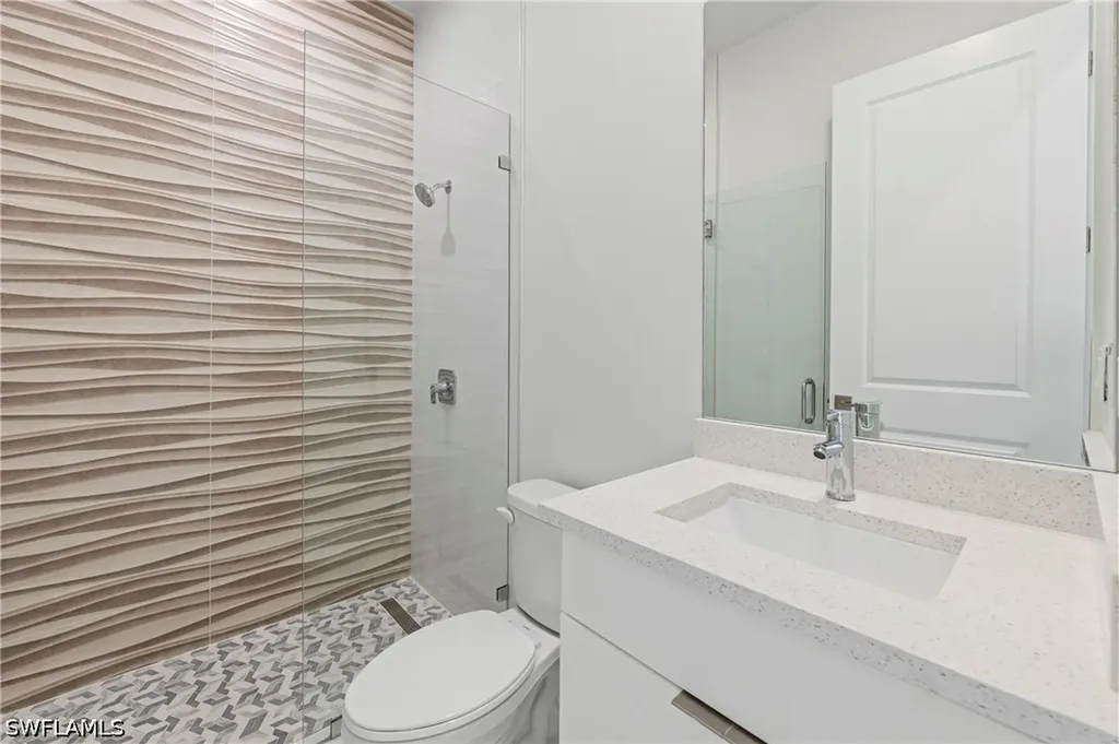 121 NE 8th Terrace Cape Coral FL 33909
