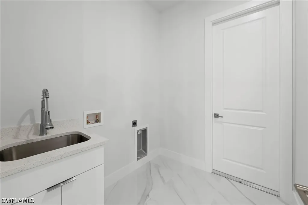 121 NE 8th Terrace Cape Coral FL 33909