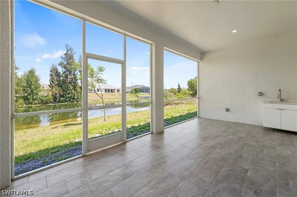 121 NE 8th Terrace Cape Coral FL 33909