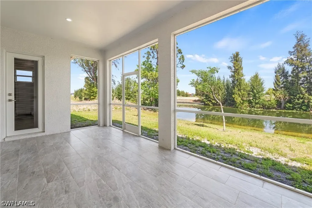 121 NE 8th Terrace Cape Coral FL 33909