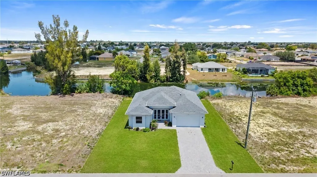 121 NE 8th Terrace Cape Coral FL 33909