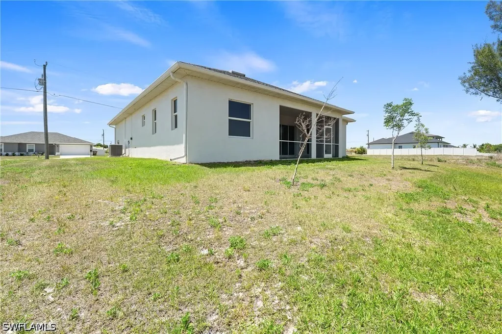 121 NE 8th Terrace Cape Coral FL 33909