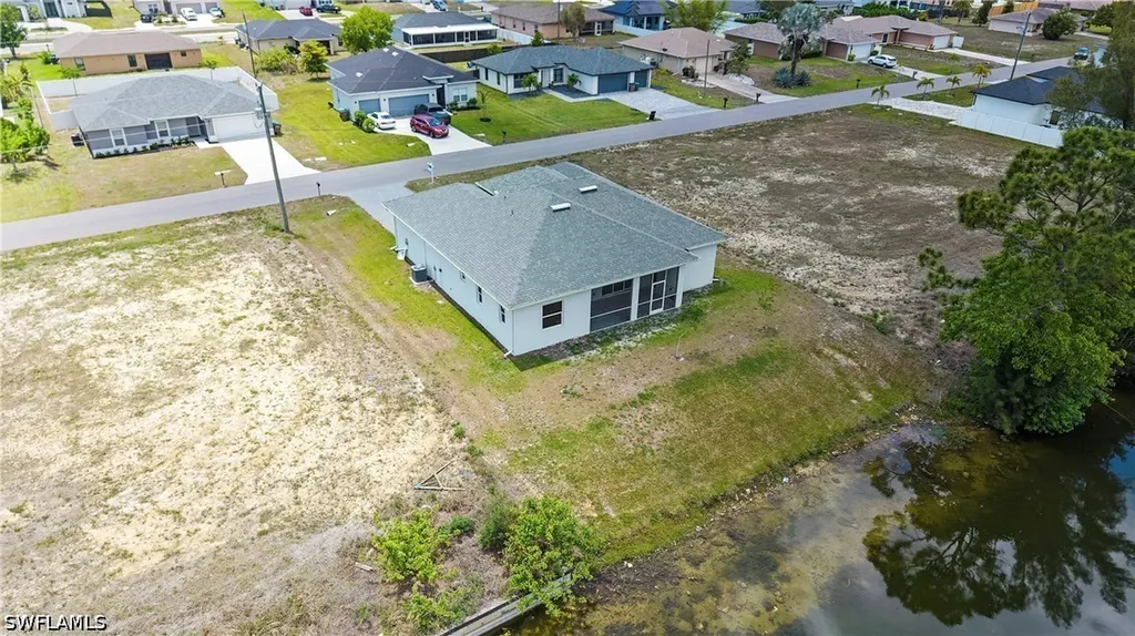 121 NE 8th Terrace Cape Coral FL 33909