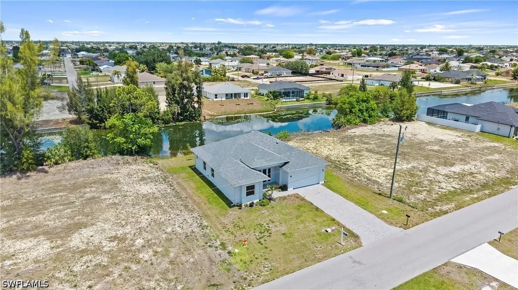 121 NE 8th Terrace Cape Coral FL 33909