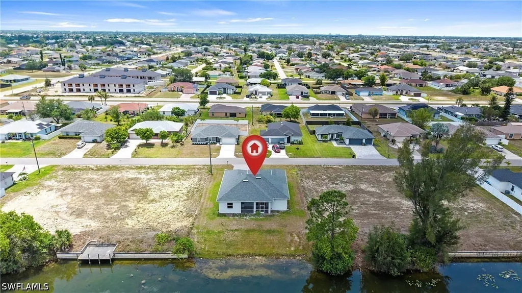121 NE 8th Terrace Cape Coral FL 33909