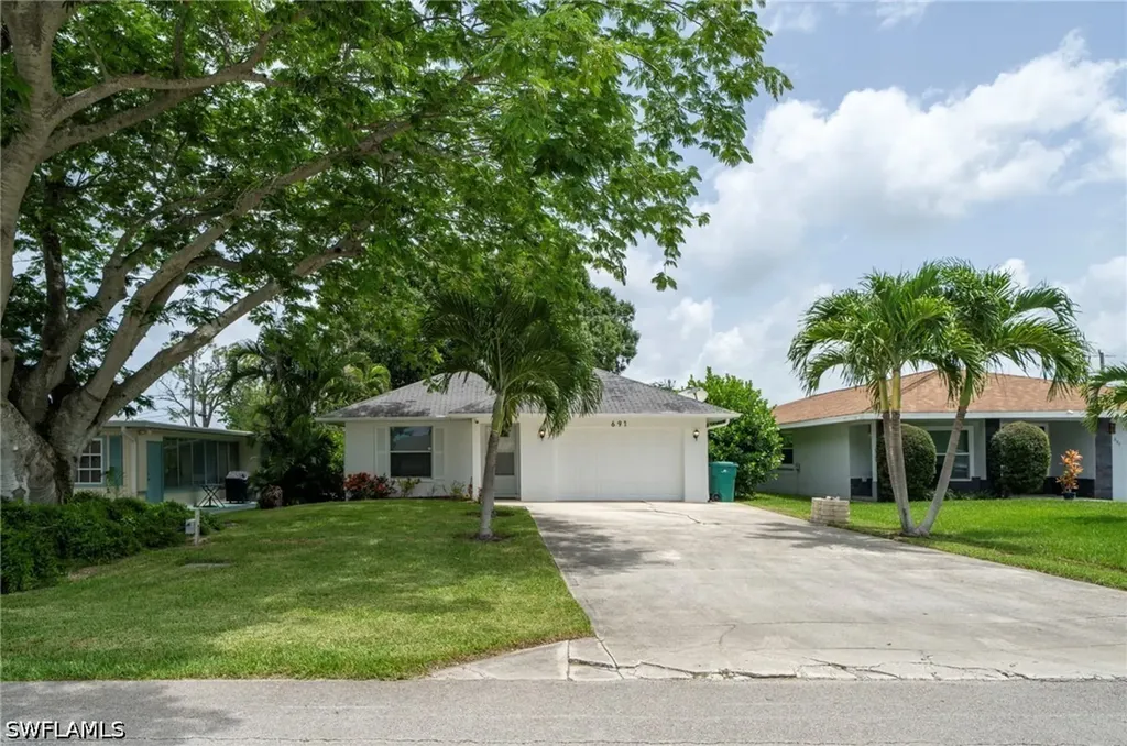 691 102nd Avenue N Naples FL 34108