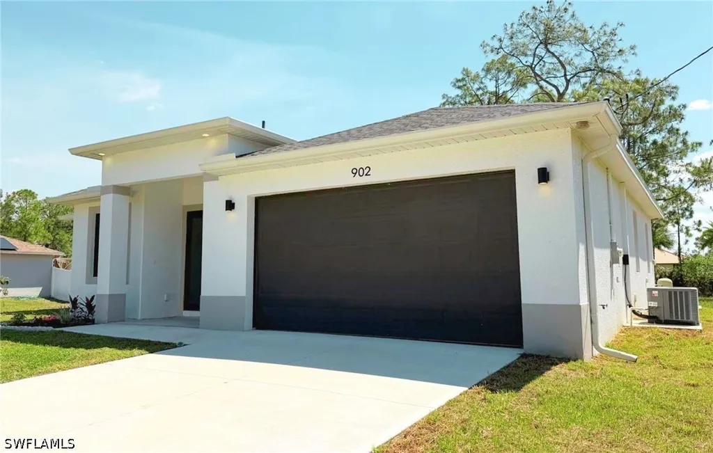 902 Magnolia Avenue Lehigh Acres FL 33972