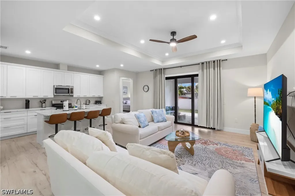 3012 Pine Tree Drive Naples FL 34112