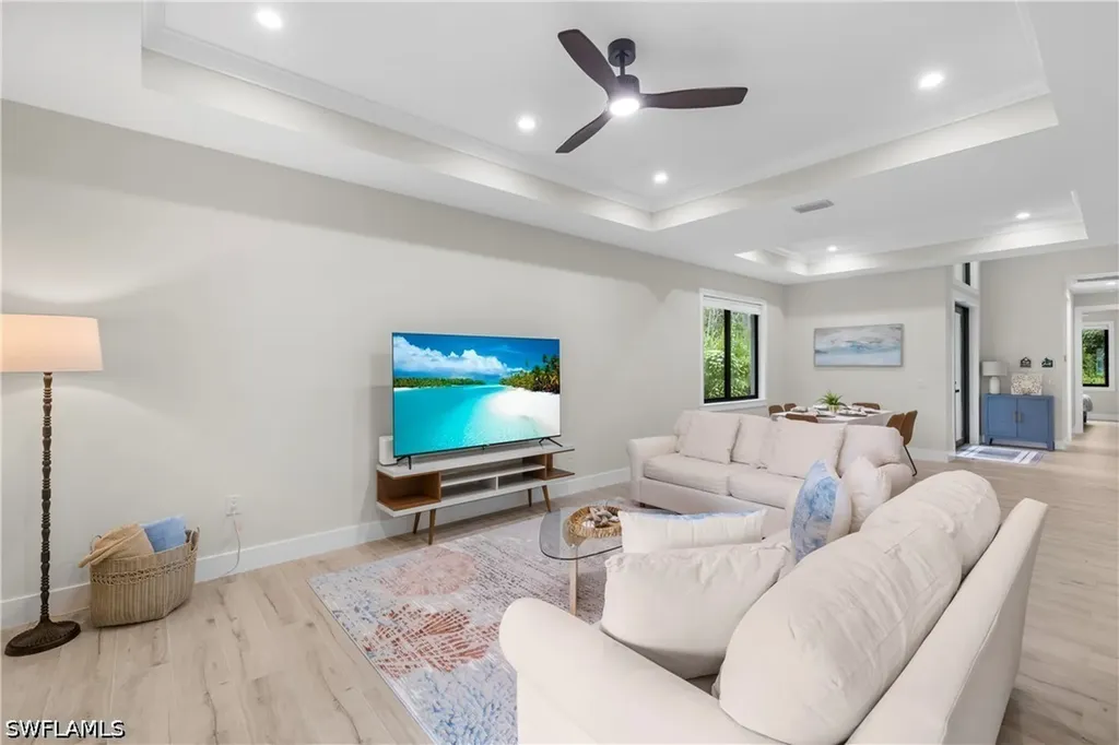 3012 Pine Tree Drive Naples FL 34112