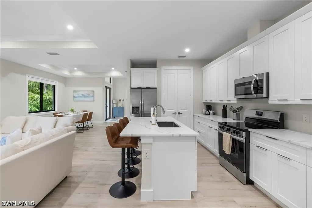 3012 Pine Tree Drive Naples FL 34112