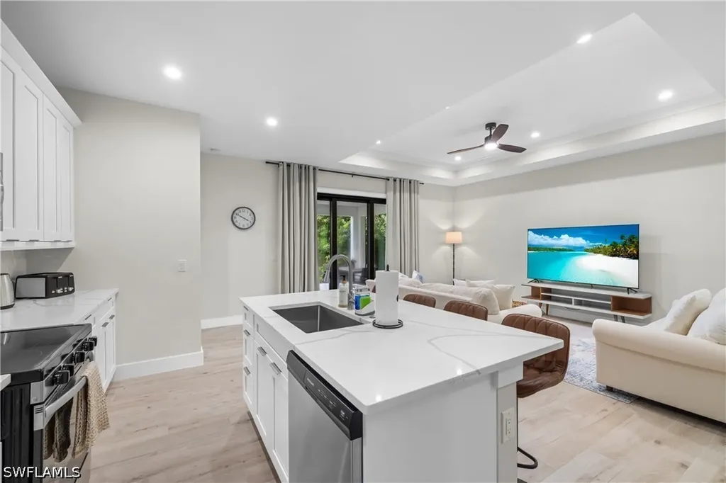 3012 Pine Tree Drive Naples FL 34112
