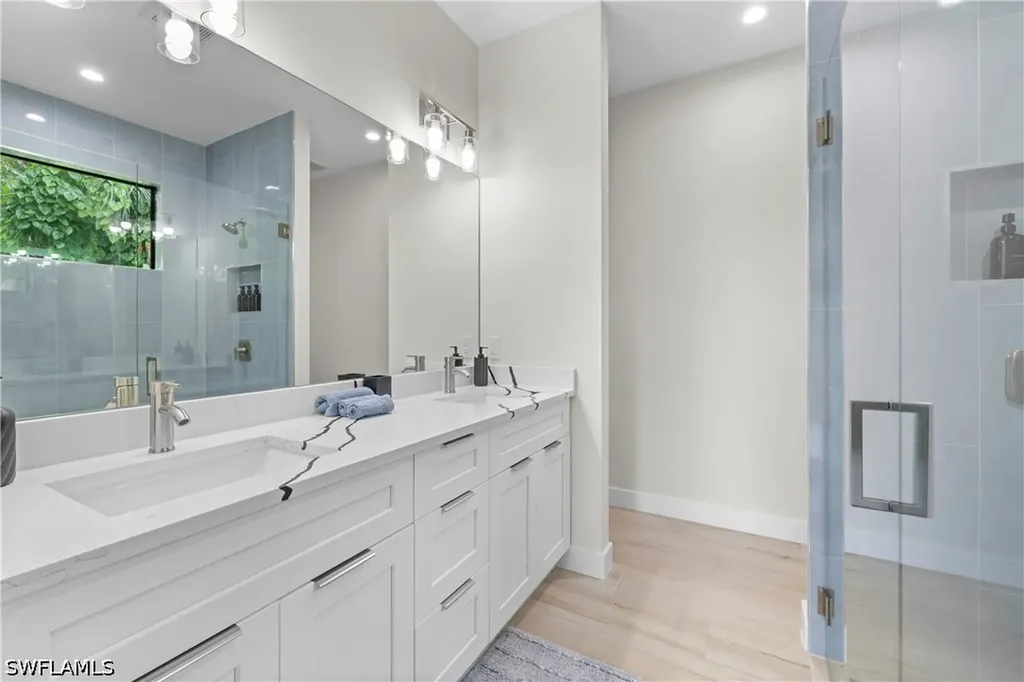 3012 Pine Tree Drive Naples FL 34112