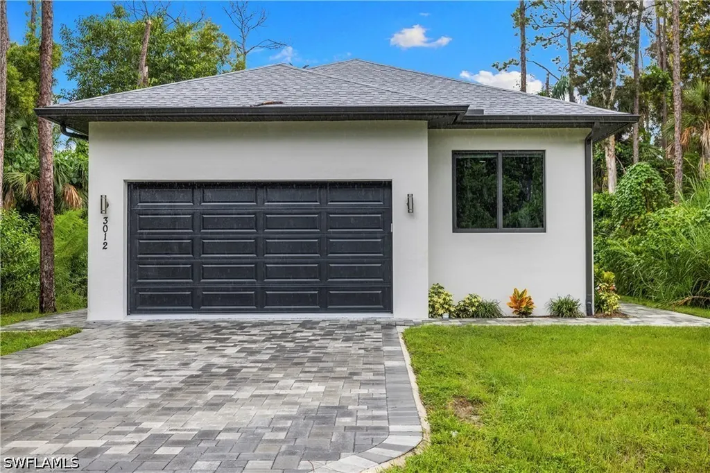 3012 Pine Tree Drive Naples FL 34112