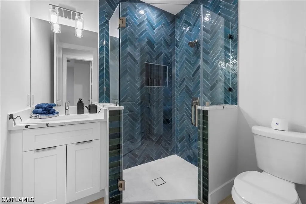 3012 Pine Tree Drive Naples FL 34112